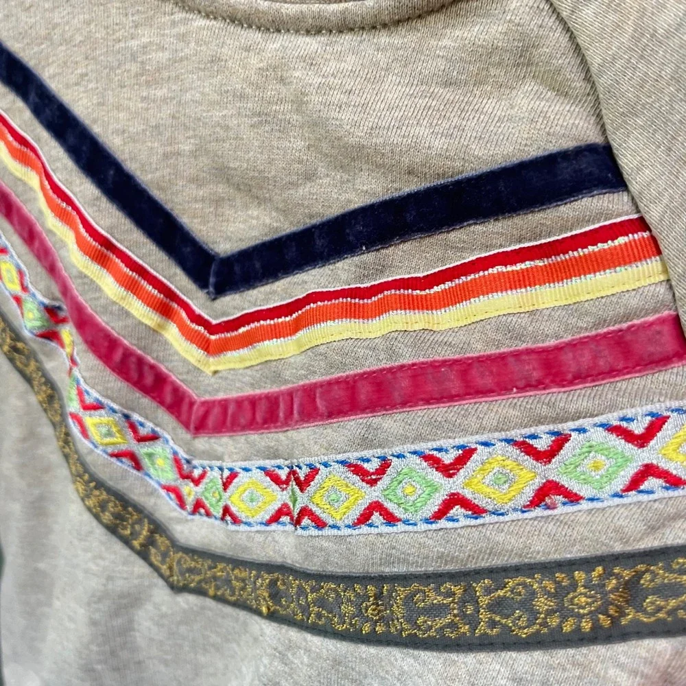 Hanna Andersson Kids Gray Crewneck Sweatshirt Colorful Chevron Detail Size 90‎